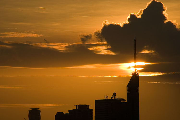 福岡タワーと夕日