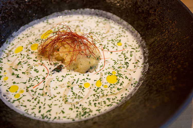 牡蠣の味噌クリームうどん